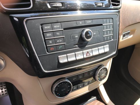 Used 2019 Mercedes-Benz GLE 400 4MATIC image 21