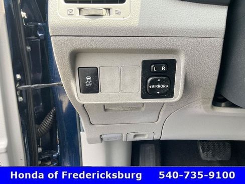 Used 2013 Toyota Corolla LE FWD image 22