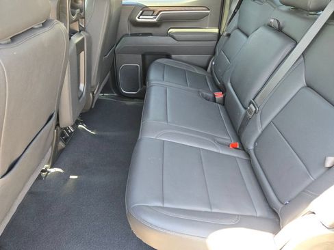 Used 2025 GMC Sierra 1500 SLT AWD/4WD image 11