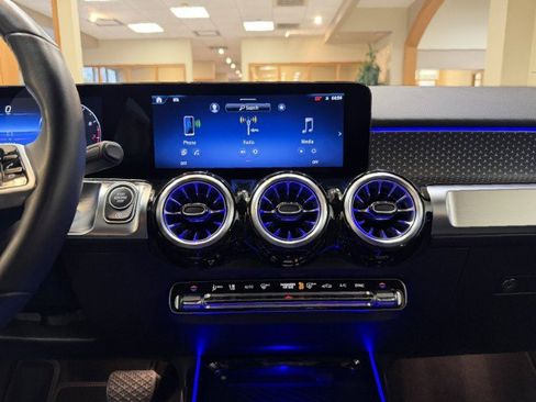 Certified 2025 Mercedes-Benz GLB 250 image 11