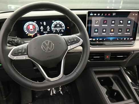 New 2026 Volkswagen Tiguan SE AWD/4WD image 37