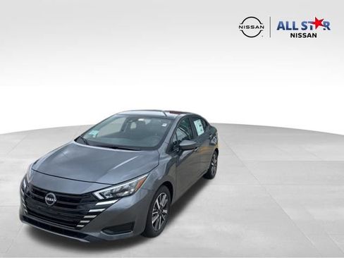 Used 2025 Nissan Versa SV image 1
