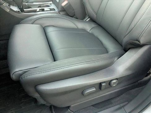 Used 2025 Subaru Ascent Bronze Edition image 4