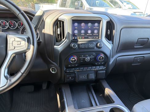 Used 2022 Chevrolet Silverado 1500 LTZ image 29