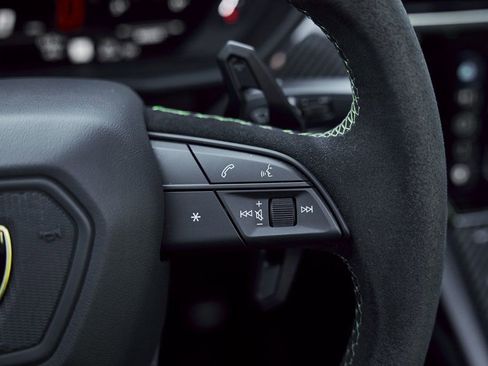 Used 2024 Lamborghini Urus Performante AWD/4WD image 65