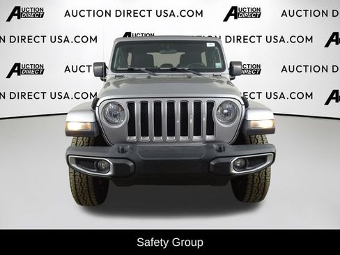 Used 2018 Jeep Wrangler Unlimited Sahara w/ Safety Group AWD/4WD image 3
