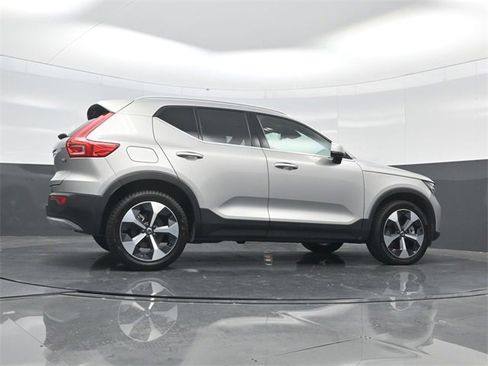 Used 2024 Volvo XC40 B5 Plus image 53