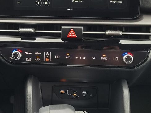 New 2026 Kia Sportage EX FWD image 16