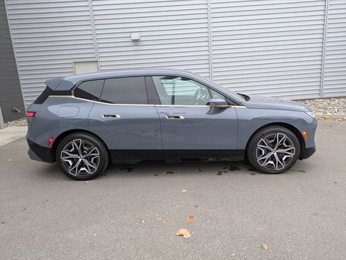 Used 2022 BMW iX xDrive50 w/ Premium Package image 2