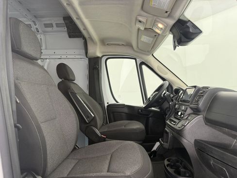 Used 2023 RAM ProMaster 2500 FWD image 13
