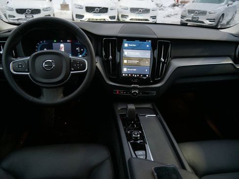 Certified 2025 Volvo XC60 B5 Core image 12