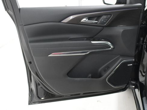 Used 2025 Chevrolet Traverse High Country w/ LPO, Floor Liner Package FWD image 13