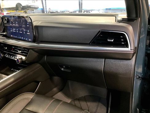 Used 2025 Chevrolet Tahoe RST w/ Comfort Package AWD/4WD image 13