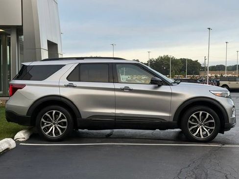 Used 2020 Ford Explorer ST w/ Premium Technology Package AWD/4WD image 6