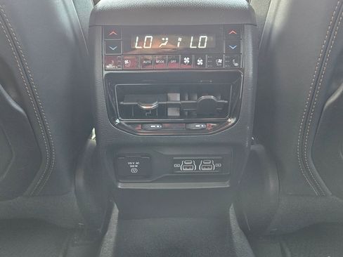 Used 2024 Jeep Grand Cherokee Summit AWD/4WD image 28