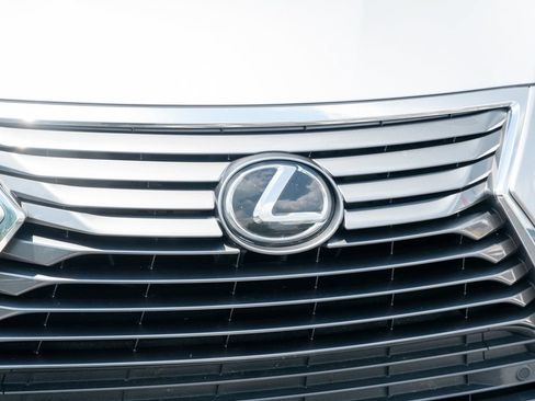 Used 2019 Lexus RX 350L FWD w/ Premium Package image 6