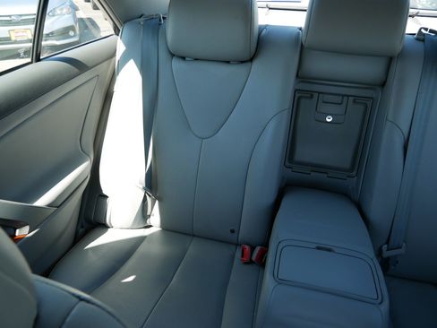 Used 2011 Toyota Camry XLE w/ SE/XLE Extra-Value Pkg image 12