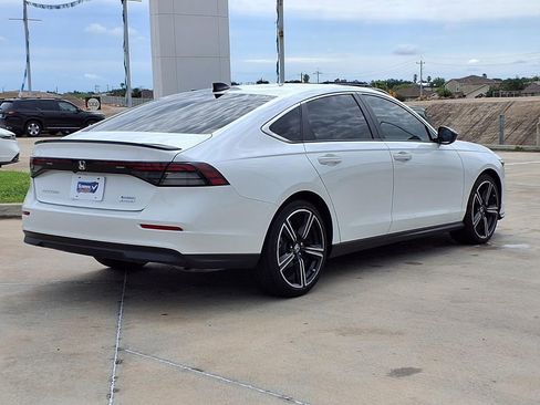 Used 2024 Honda Accord Sport image 7