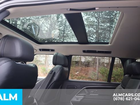 Used 2025 Land Rover Range Rover Long Wheelbase SE AWD/4WD image 18