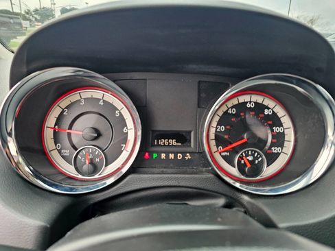 Used 2018 Dodge Grand Caravan SE w/ UConnect Hands-Free Group image 10