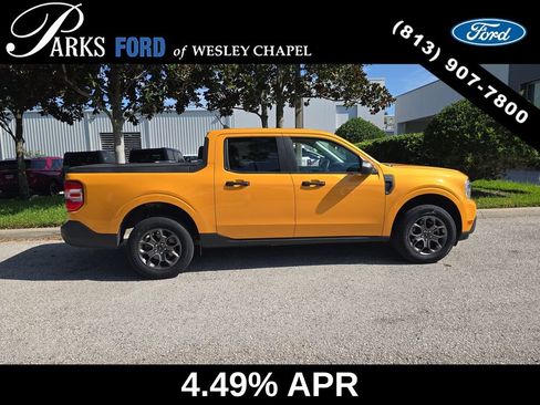Certified 2022 Ford Maverick XLT FWD image 4