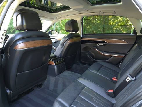 Used 2023 Audi A8 L 3.0T w/ Executive Package AWD/4WD image 12
