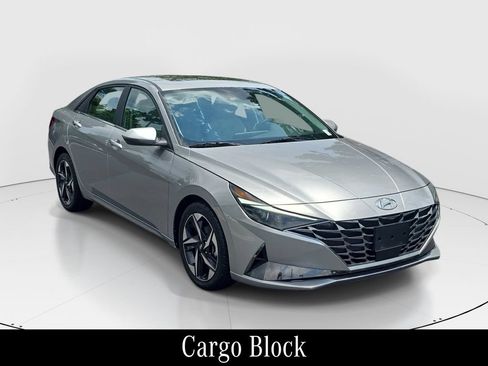 Used 2021 Hyundai Elantra Limited w/ Cargo Package FWD image 3