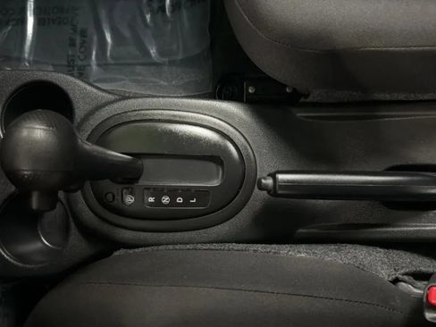 Used 2018 Nissan Versa S Plus FWD image 13