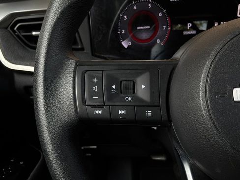 Used 2025 Nissan Kicks SV FWD image 29