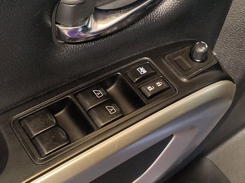 Used 2019 Nissan Titan SV RWD image 27