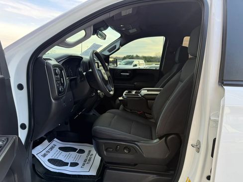 Used 2022 Chevrolet Silverado 1500 Custom Trail Boss AWD/4WD image 5