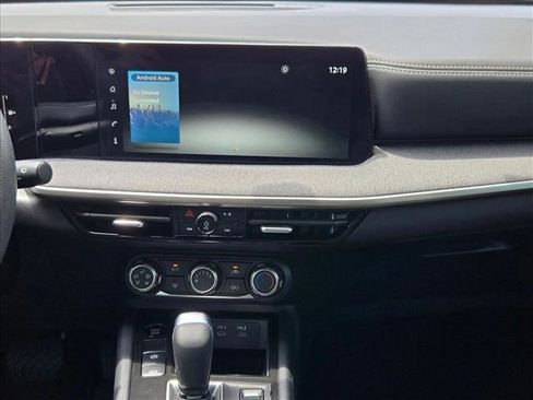 Used 2025 Nissan Kicks SV FWD image 14