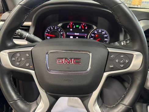 Used 2023 GMC Acadia SLT w/ Preferred Package image 12