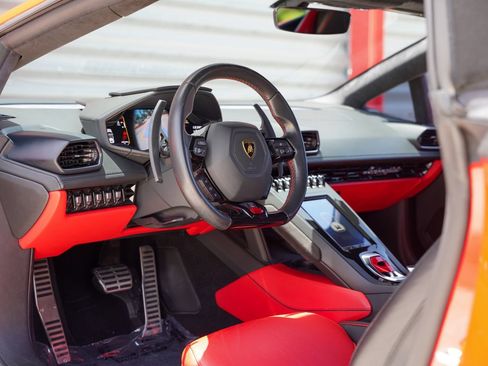 Used 2022 Lamborghini Huracan EVO RWD image 24