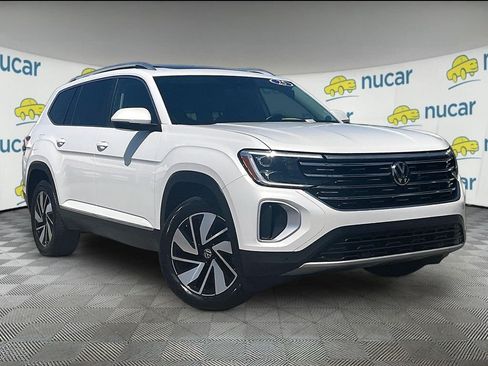 Used 2025 Volkswagen Atlas SEL AWD/4WD image 1