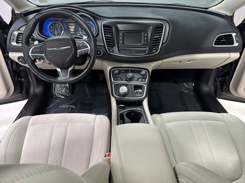 Used 2016 Chrysler 200 Limited w/ Convenience Group image 12
