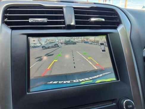 Used 2017 Ford Fusion SE w/ Equipment Group 201A FWD image 20