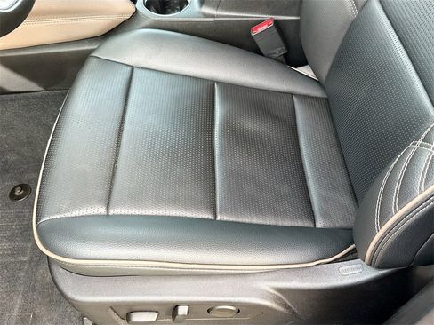 Used 2023 GMC Canyon Denali image 21