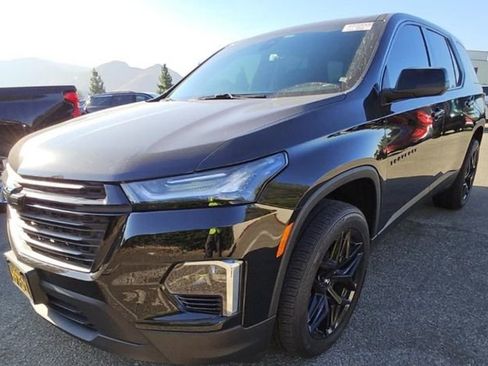 Used 2023 Chevrolet Traverse LS image 9