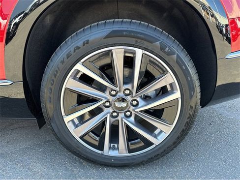 New 2026 Cadillac Vistiq Sport w/ LPO, Floor Liner Package image 17