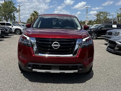 Used 2024 Nissan Pathfinder SL FWD image 9