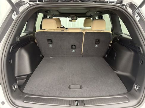 New 2026 Jeep Grand Cherokee Limited w/ Limited Altitude Package image 8