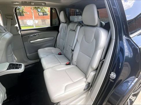 Used 2025 Volvo XC90 B6 Plus AWD/4WD image 35