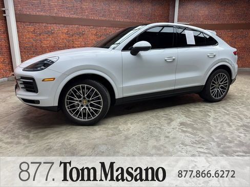 Used 2022 Porsche Cayenne Platinum Edition image 1