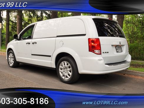Used 2014 RAM C/V Tradesman w/ UConnect Hands-Free Group FWD image 11