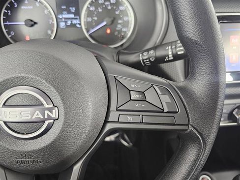 New 2025 Nissan Kicks S image 33
