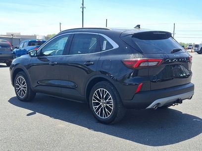 New 2025 Ford Escape SE w/ PHEV Premium Package