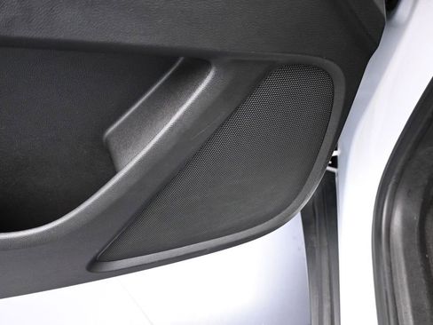 Used 2020 Chevrolet Traverse LT FWD image 14