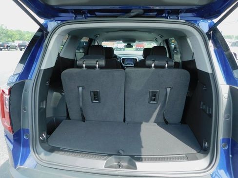 Used 2023 GMC Acadia SLE w/ Elevation Edition image 14