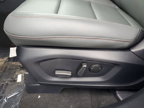 New 2026 Ford Explorer Active w/ Active Comfort Package AWD/4WD image 10